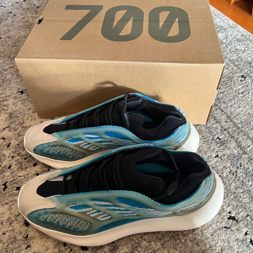 Yeezy 700 V3 Sneakers - Blue and Black